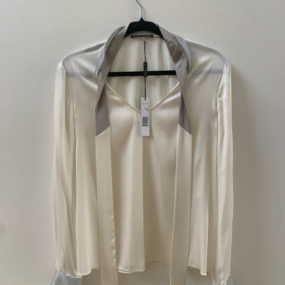 Elie Tahari Tops - SZ SP Elie Tahari Cream/Gray Elie Long Sleeve Blouse